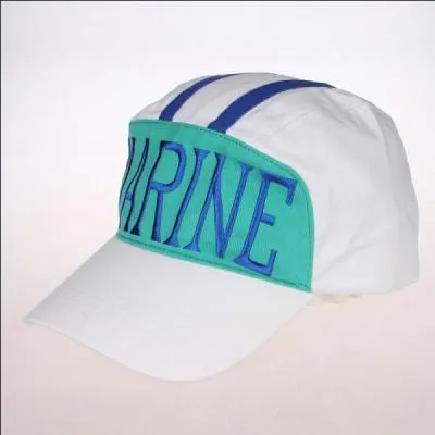 &Agrave; qui appartient cette casquette ?