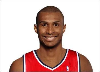 Leandro Barbosa est l'une des autres recrues estivales de Golden State, le meneur brésilien entamera cette année sa douzième saison en NBA. Quelle récompense a-t-il remporté en 2007 alors qu'il jouait aux Suns de Phoenix ?