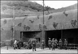 Chacune des 2 armes se retranchaient derrire leur ligne de dfense fortifie. Quel tait le nom de la ligne de dfense franaise considre par l'tat-major comme une barrire infranchissable ?