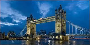 Comment ce pont de Londres se nomme-t-il ?