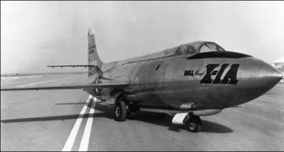 Quel est le plus ancien avion équipé d'un moteur à réaction connu  ?