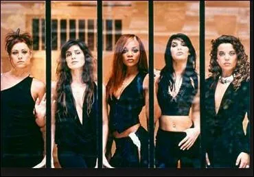 Trouve le nom du groupe de ces 5 chanteuses.