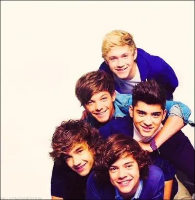 Sa vraie couleur de cheveux est :