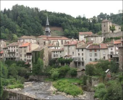 Votre amie Line qui habite maintenant à Olliergues vous a invité pour les prochaines vacances, où irez-vous ?