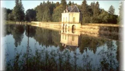 Votre frère Jacques qui est en vacances à Montsauche vous a envoyé une jolie carte postale, de quel département provient-elle ?
