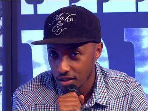 Quel est son compte Twitter officiel ?