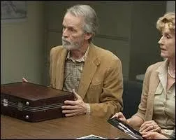 Trouvez le prénom du père Elliot.