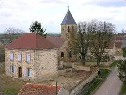 Nous sommes à Fay-lès-Marcilly, commune Auboise située en région ...