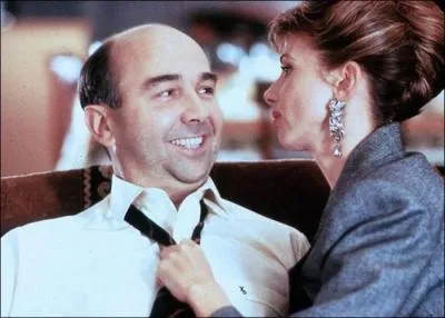 Dans le film "Une époque formidable", quel est le métier de Victoria Abril ?