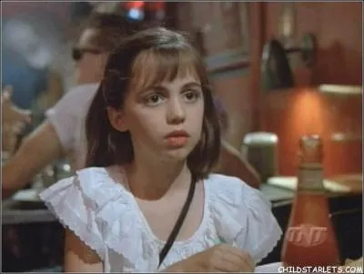 A l'âge de 10 ans, elle fut choisie pour le rôle d'Alice dans le film "That Night", qui est-ce ?