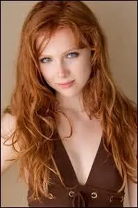 Dans quelle série Molly Quinn incarne-t-elle le personnage d'Alexis ?