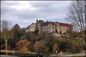 Je vous emmène à la découverte du château du Bousquet dans la commune Lotoise d'Arcambal. Pour cela nous devons nous rendre en région ...