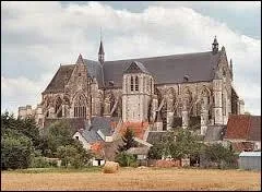 Je vous emmène dans la commune centriste de Cléry-Saint-André. Nous y visiterons la basilique qui renferme le tombeau de Louis XI. Pour ce faire, nous devons partir dans le département ...
