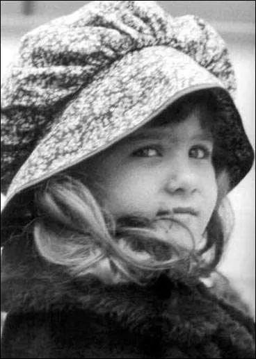 Cette fille c'est...