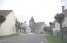 Nous traversons la commune Nivernaise d'Ourouër. Nous sommes en région ...