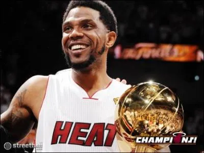 12 ans que Udonis Haslem est arrivé en NBA et qu'il joue pour le Heat, il fait donc partie intégrante de l'histoire de cette franchise. Quel record possède-t-il au sein de celle-ci ?