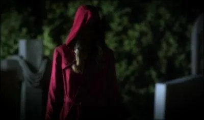 Qui pensait-on que l'imper rouge était avant le BigAReveal ?