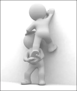 Quelle est l'association de l'école qui aide les gens ?