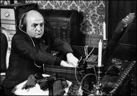 « Les ordres sont les suivants : on courtise, on séduit, on enlève et en cas d'urgence on épouse. »