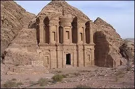 Dans quelle ville se trouve ce monument ?