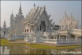 Dans quelle ville se trouve ce monument magnifique ?