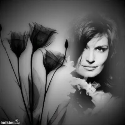 Dans quelle chanson Dalida chantait-elle " Je sais bien que tu l'adores et qu'elle a de jolis yeux, mais tu es trop jeune encore pour jouer les amoureux" ?