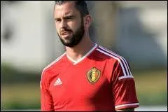 Dans quel club belge joue Steven Defour ?