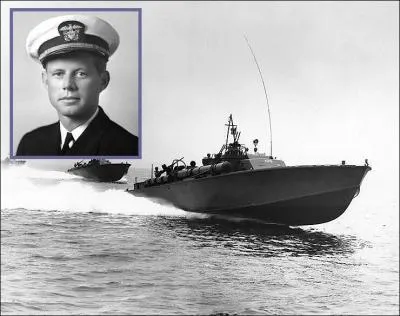 Le 2 août 1943, John F. Kennedy réussit l'exploit de sauver plusieurs membres d'équipage de son patrouilleur (une vedette lance-torpilles) lui-même ayant été blessé dans l'attaque d'un navire japonais. Quel était son grade dans l'US Navy ?