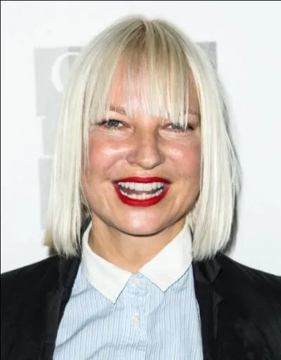 Quel âge a-t-elle ?