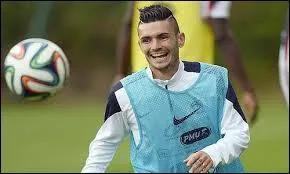 Dans quel club anglais joue Rémy Cabella ?