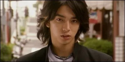 Comment se prénomme la petite soeur de Shin Sawada ?