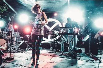 En quelle année est sortie son premier E.P. ?