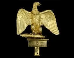 Au cours de l'histoire, l'aigle a souvent été utilisé comme emblème militaire, parfaite représentation de puissance et de majesté. Lequel de ces grands stratèges militaires historiques n'a pas utilisé cet animal comme symbole ?