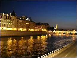 Lequel de ces fleuves croise Paris ?