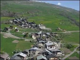 Nous prenons un peu de hauteur. Nous survolons la commune rhônalpine de Valezan. Nous sommes dans le ciel du département ...