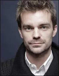 Je suis un socialiste et fus adjoint à la Culture du maire de Paris.