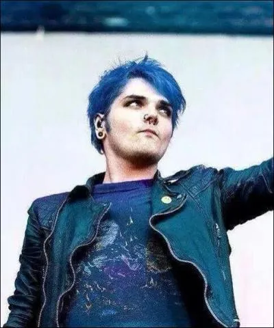 Gerard se teint souvent les cheveux. Quelle a été sa dernière coloration, nous sommes en 2014 ?