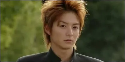 Comment se prénomme la jeune fille dont Takeda Keita tombe amoureux ?