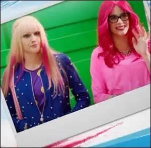 En quoi vont se déguiser Francesca et Violetta ? Et pourquoi ?