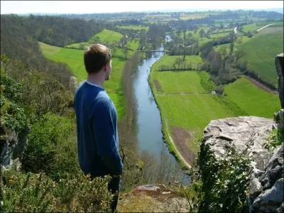 Dans quel département se trouve le site des roches de Ham d'où vous aurez une vue magnifique sur la Vire ?