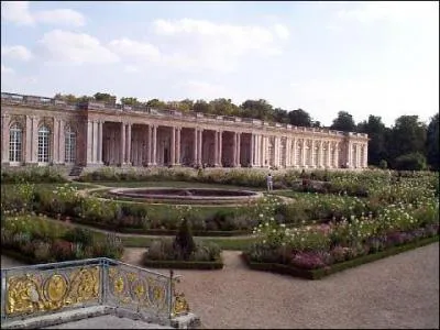 Combien de rois ont fait du Grand Trianon leur résidence royale ?