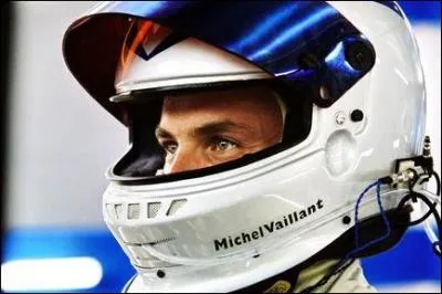 Que fait l'écurie rivale pour empêcher Michel de gagner les 24 Heures du Mans ?