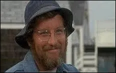 Comment s'appelle l'acteur d'Hooper ?