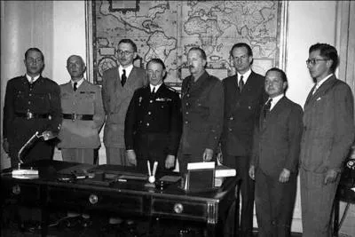 Au sein de l'ordre de la Libération, combien de grades différents existent-ils (sans prendre en compte la chancellerie et le grand-maître) ?