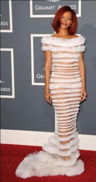 Quel nom porte la fanbase de Rihanna ?