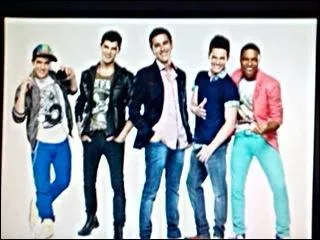 Que passionne tellement Leon dans la saison 3 ?