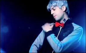 De qui se moque ce taquin de Max Boublil dans son rap ''J'entends rien'' feat Mc Al Zymer ?