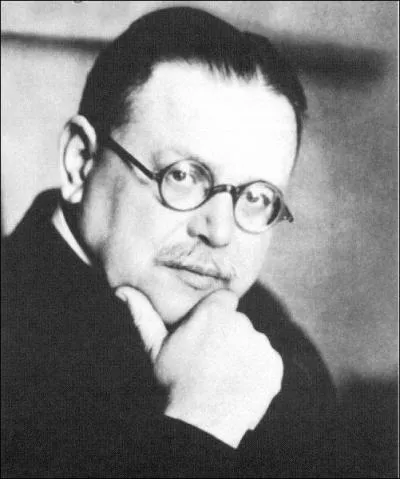 De l'autre ct de la barrire, le fidle reprsentant du Gouvernement allemand, de son prnom...