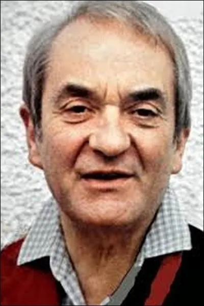 Jean Carmet a joué le rôle de Claude Ratinier dans le film "La soupe aux choux" de Jean Girault, sorti en 1981. Quelle est la bonne réponse ?