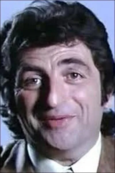 Mario David a joué dans plusieurs films avec Louis de Funès. Quelle est la bonne réponse ?